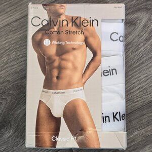 New Calvin Klein 3-Pack Men’s White Briefs – Size Large